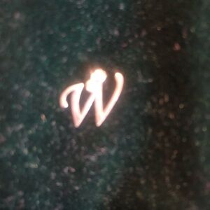 10k solid gold W pendant for necklace